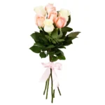 7 штук белых и кремовых роз (70см)